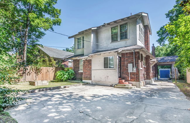 The Rolling Stone Near Downtown - Photo 35