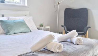 Hyland Apartment by CityNest - Foto 3