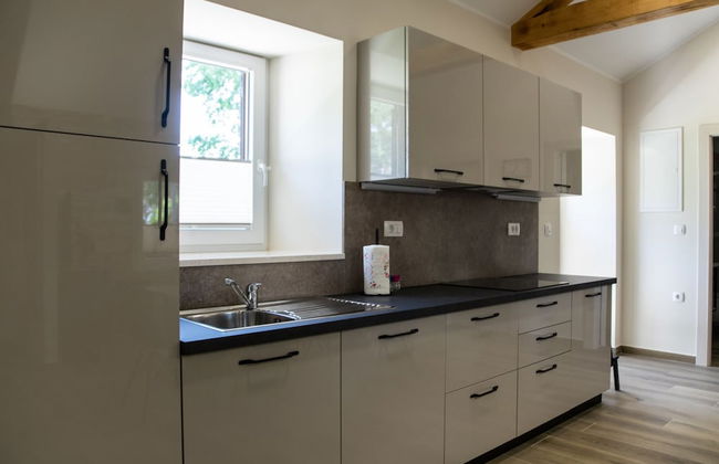 The Poolside Stone House in Bale - Foto 12