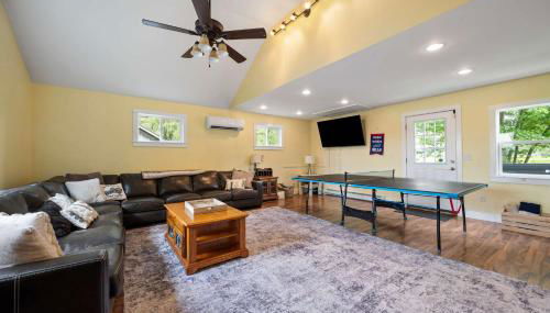 Spacious Home Hot Tub 2 Living Rooms Pets OK - Foto 3