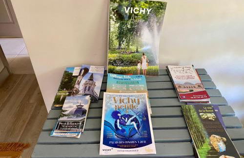 Charmant F1 avec terrasse et vue sur jardin arboré - fraicheur naturelle du rez de jardin - parking - Foto 10