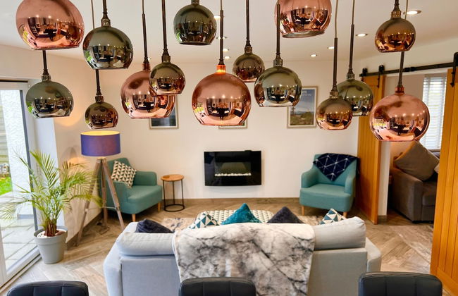 Stylish Coastal 2 Bedroom Bungalow - Photo 20