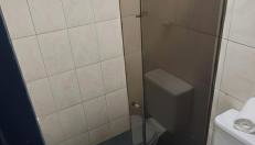 Suíte confortável e econômica perto de tudo - Foto 4