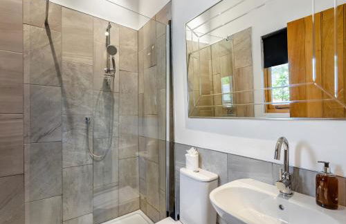 Liston Hall Barn - Photo 19