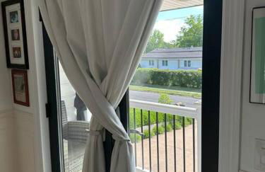 The Most Desired Summer Retreat with Private Pool Just 5 Minutes from the Beach - Foto 25