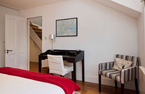 The Clapham Crib - Spacious 4BDR House with Patio - Photo 65