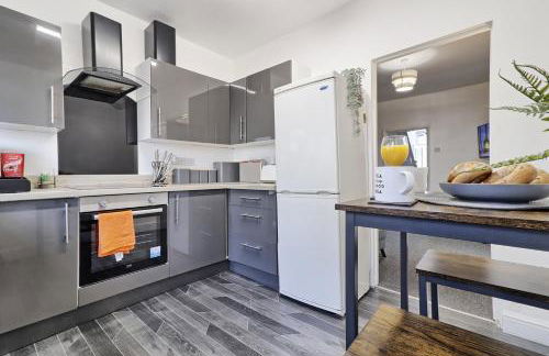 Beautiful Spacious four bedroom house with parking for 2 cars, 5 minute walk to southend station - Foto 10