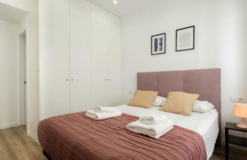 Modern, Stylish Apartment - Photo 15