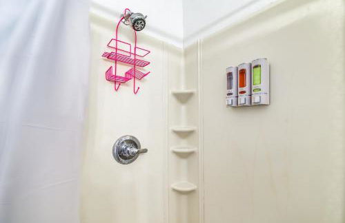 1 Mi to Dtwn Remote Work-Friendly Apt in Hampton! - Foto 18