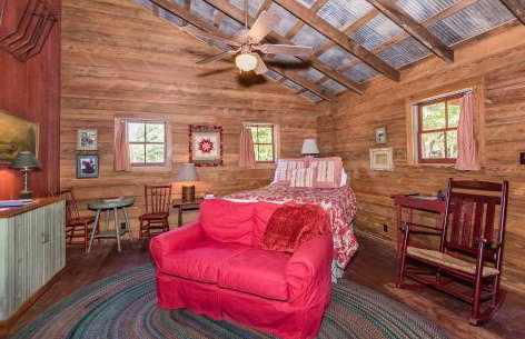 Ada's Peach Street Hideaway - Foto 32