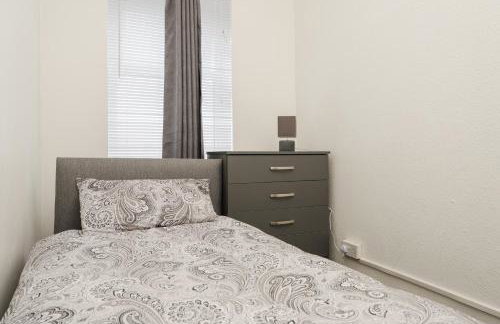 Modern 3-Bedroom Home in-Steps from Crown Point - Foto 18