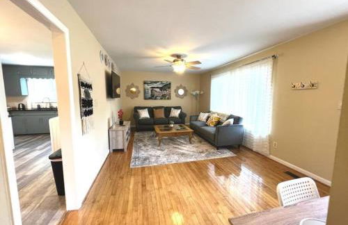 *Comfortable Townhome * King Beds * Long Term* - Foto 8