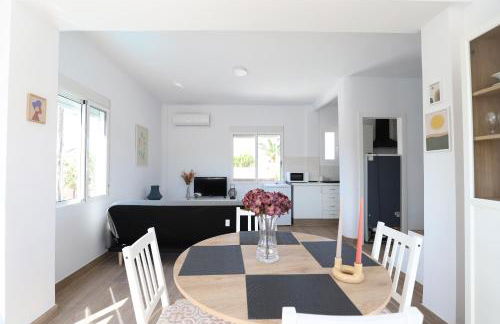 2 apartamentos en una excelente villa de playa compartiendo Piscina y Jardín - Foto 31