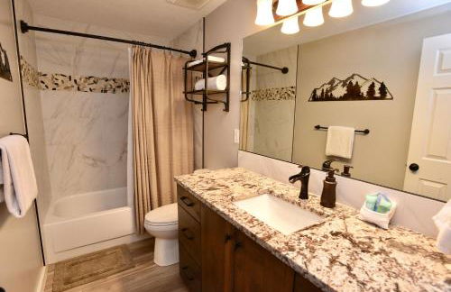 The Great Outdoors - Fantastic home - Lake Cascade - Game room - A/C - Lots of parking - Foto 14