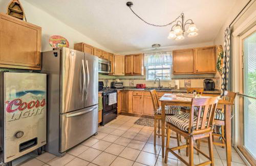 2 Mi to Beach Canal-Front Home in Hudson! - Foto 8