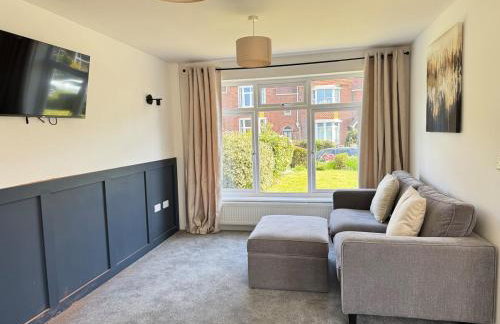 Modern & Spacious Home in Exeter - Smart TV & Xbox - Foto 17