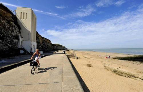 Wolverdene - Entire ground floor flat with garden - Foto 36