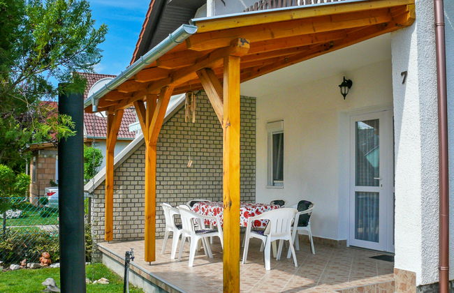3 bedroom House in Balatonfenyves with garden and terrace - Photo 2