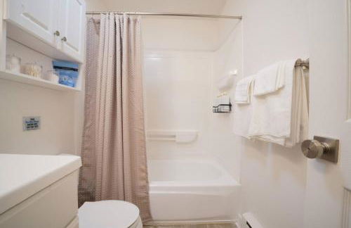 Cozy 2B1B 1 King 1 Queen• Remodeled• Wifi• Parking - Foto 23