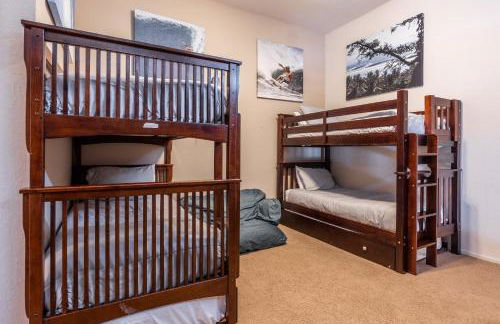 New Listing 2 bedroom and Loft 2 bath Summit E Bldg 16 condo sleeps 8 Steps to Eagle Lodge Chair 15 - Foto 32