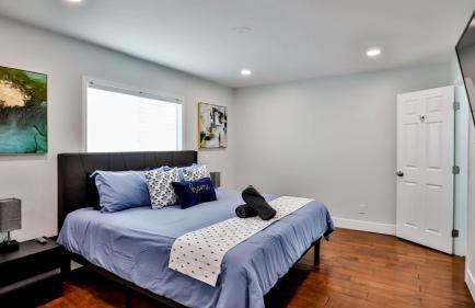 H&H Modern Lux 4BD 1 King Suite 3 Queen SoCal Disney - Foto 35