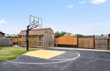 Tropical Escape Pool Jacuzzi Bar in Alvin TX - Photo 54