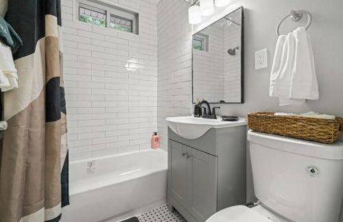 Elegant 5BR Home Sleeps 14 Minutes from DC - Russell - Foto 18