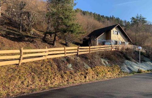 Cozy chalet in the Vosges with scenic views - Foto 1