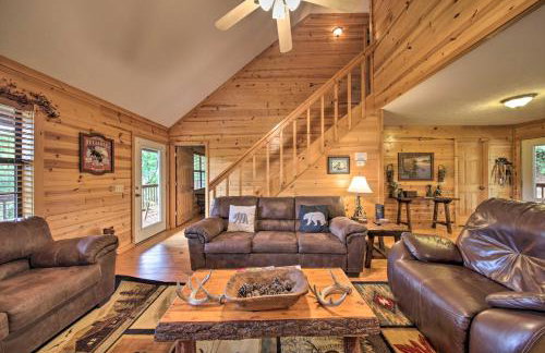 Rustic Young Harris Cabin with Fire Pit and Views - Foto 12