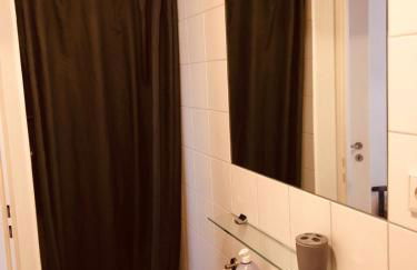 Central-Quiet-5min to tram-shopping- - Foto 9