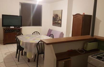 appartement simple entier avec cour pour 2 a 7 personnes - Photo 6