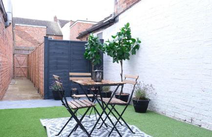 Lovely 2 Bed Apartment w Garden near Northampton - Photo 27