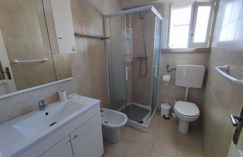 Lisbon traditional T2 with balcony in Damaia, Lisbon - Foto 17