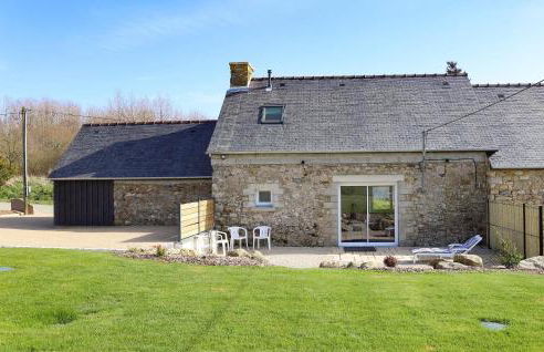 Amazing Home In Runan With Wifi - Photo 1