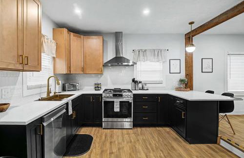 Spacious 3BR PetFriendly Retreat Near DT Cleveland - Foto 4