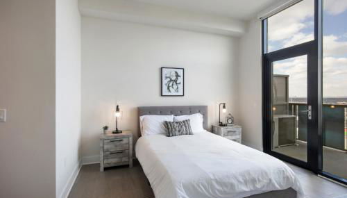 Midtown Penthouse 2 bdrm - Photo 3