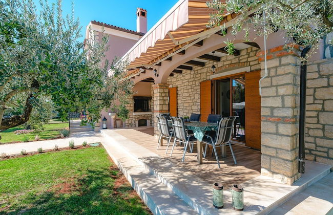 Villa in Sveti Lovrec Near Ski Resort - Foto 32