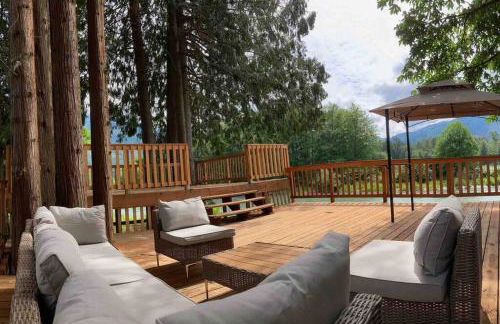 Riverfront Getaway on the Wild and Scenic - Foto 22