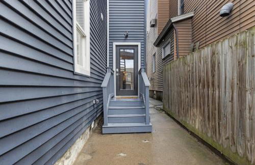 Upscale 2 Story Apartment with 8 beds and Free Parking, walkable to S Highland ave - Foto 43