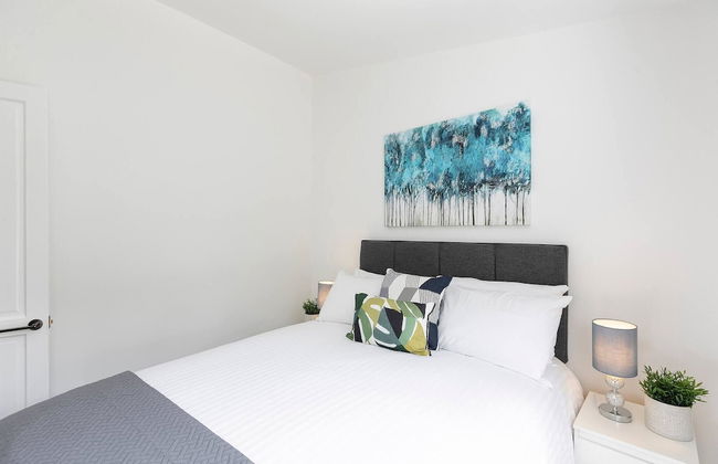 Skyvillion - Lush 2 Bed Hydean Way House & Garden - Foto 4