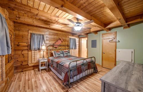 1 bedroom with a loft and hot tub cabin 45 minutes to Asheville - Foto 13