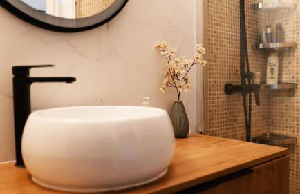 SeaHomes Vacations - Seafront Mediterranean Ap & PKG - Foto 26