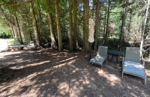 Private Forest Lodge Near Silverwood Theme Park - Sleeps 10 - Foto 37