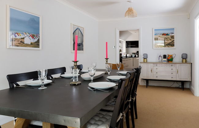 Stunning 5BR Home With Pool - 5 min to Beach - Foto 78