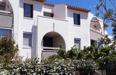 Appt 3 pièces climatisé avec terrasse - draps et serviettes non fournis - Foto 3