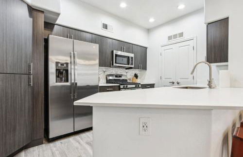 CozySuites Glendale by the stadium with pool 28 - Foto 11