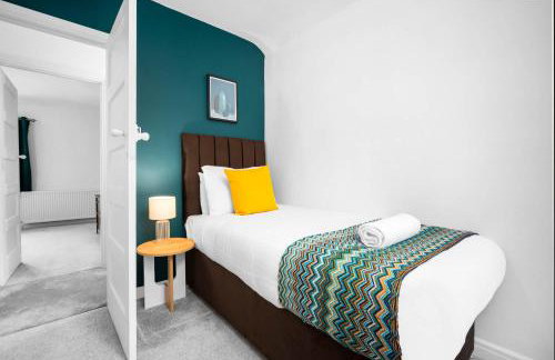 3 Bedroom House - Garden - Parking - Interior Designed - Netflix - Wifi - 52H - Foto 46