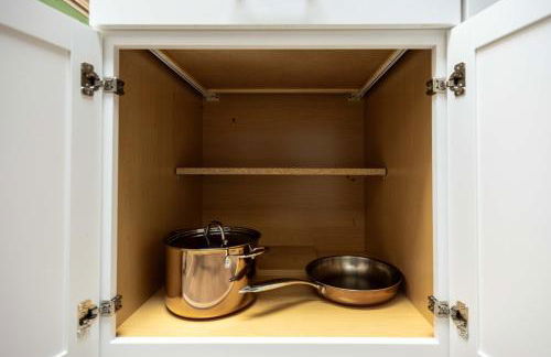 Cozy 4BR King Suite Home by WEC & Downtown! - Foto 17