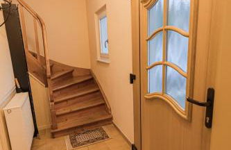 Gemütliches Haus inmitten schöner Natur mit Garten & Parkplatz - Foto 29