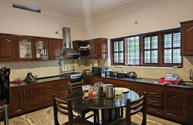 De Royale Summit Home Stay - Photo 16